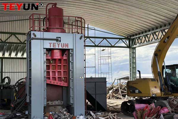 Choosing the Right Glass and Bottle Shredder: Engineering for High-Volume Recycling